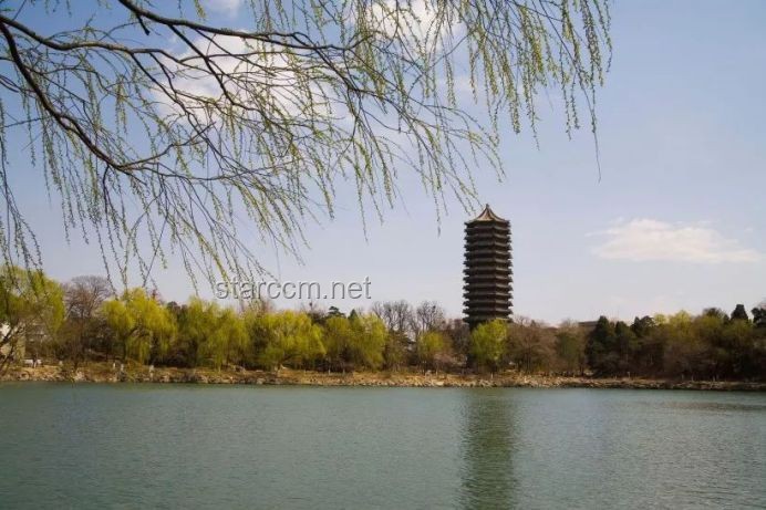 北大回应与商家售卖未名湖湖水对比分析